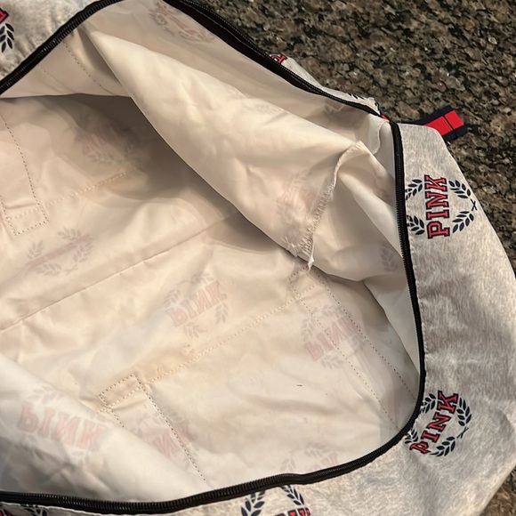 Pink by Victoria’s Secret duffel bag - Picture 9 of 9